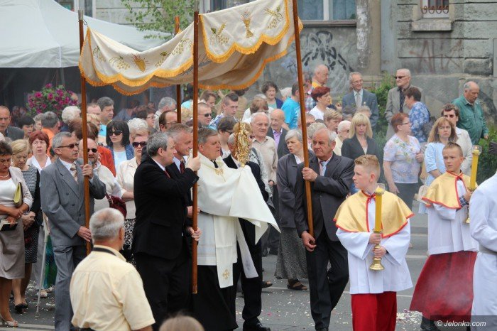 procesja-bozego-ciaa-przesza-ulicami-miasta-foto-video-58285