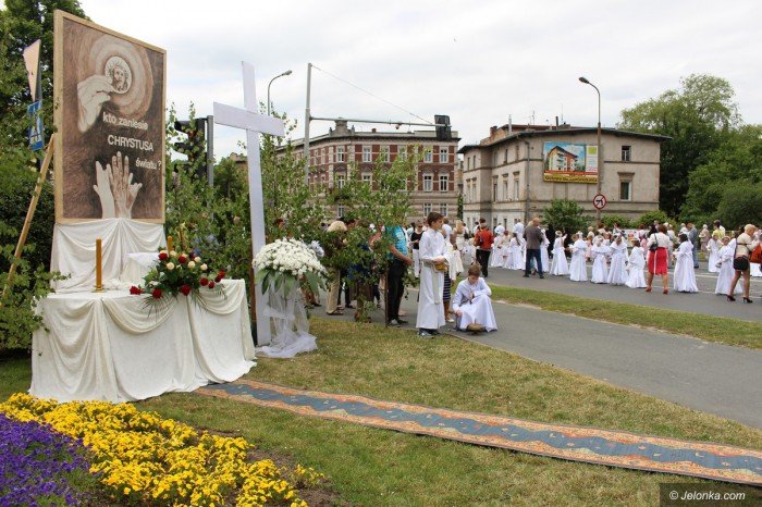 procesja-bozego-ciaa-przesza-ulicami-miasta-foto-video-58285