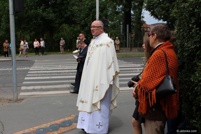 procesja-bozego-ciaa-przesza-ulicami-miasta-foto-video-58285