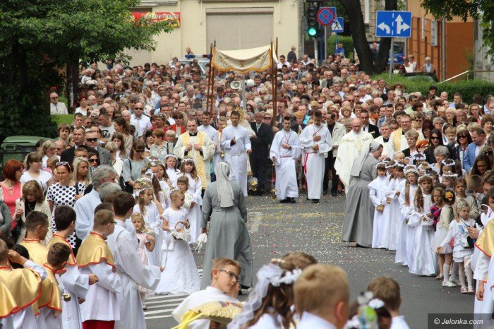 procesja-bozego-ciaa-przesza-ulicami-miasta-foto-video-58285