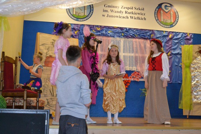 w-janowickiej-szkole-byo-bajkowo-foto-58289