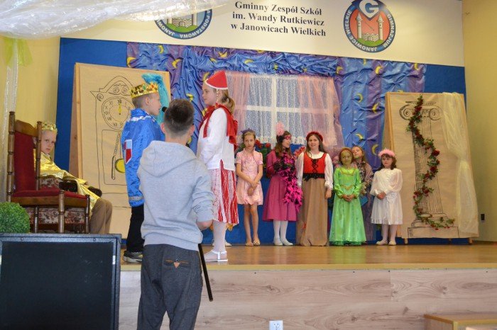 w-janowickiej-szkole-byo-bajkowo-foto-58289