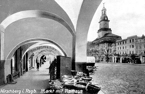 Retusz ideologiczny: pocztówka niemiecka z Rynkiem.