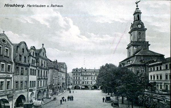 A to powrót do czasów sprzed 1945 roku: ten sam orzeł.