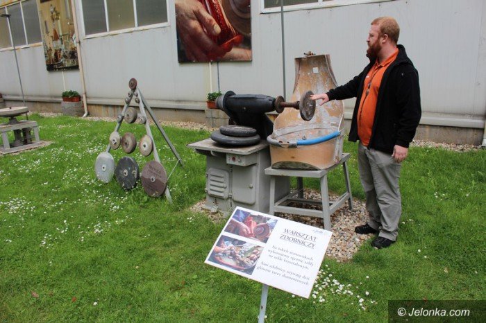 gwiazdy-festiwalu-zwiedziy-hute-julia-foto-58388