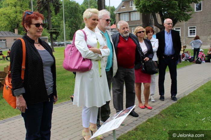 gwiazdy-festiwalu-zwiedziy-hute-julia-foto-58388