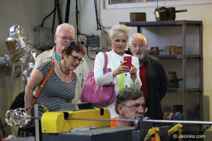 gwiazdy-festiwalu-zwiedziy-hute-julia-foto-58388