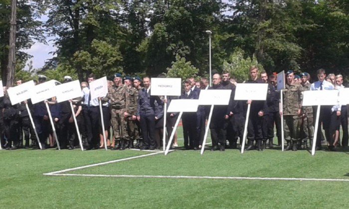druzyna-policyjna-z-piechowic-finalista-foto-58398