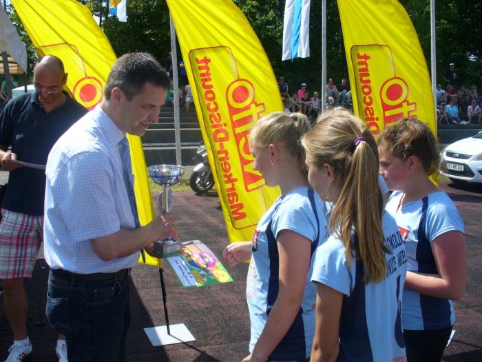 sukces-janowickich-siatkarek-w-niemczech-foto-58399