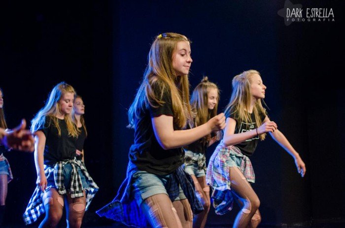 modzi-z-no-name-dance-studio-na-scenie-jck-foto-58536