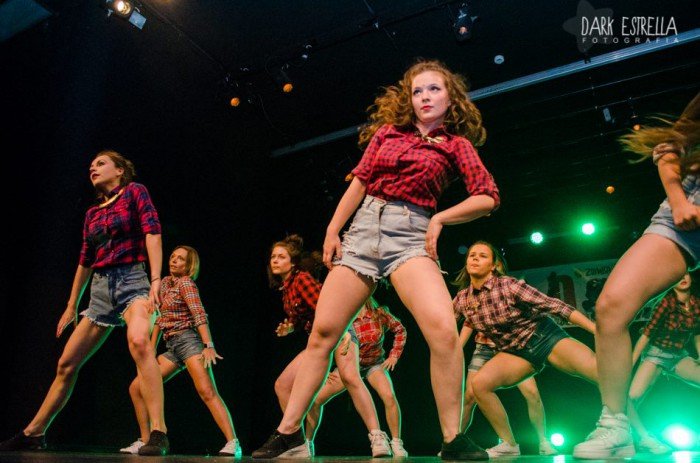 modzi-z-no-name-dance-studio-na-scenie-jck-foto-58536