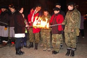 przekazanie-swiateka-betlejemskiego-mieszkancom-jeleniej-gory-5854