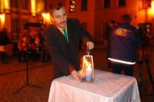 przekazanie-swiateka-betlejemskiego-mieszkancom-jeleniej-gory-5854