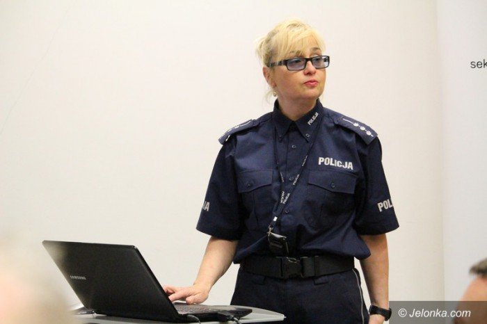 seniorze-nie-daj-sie-oszukac-debata-o-bezpieczenstwie-foto-58619