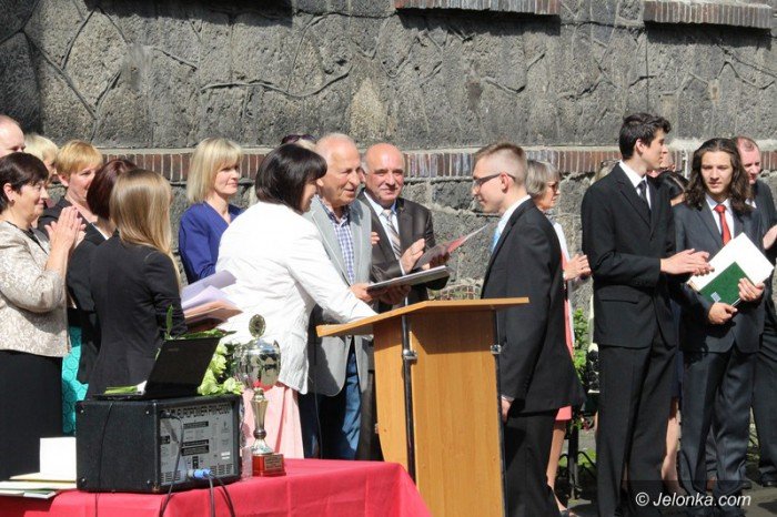 uczniowie-w-koncu-wakacje-foto-58641