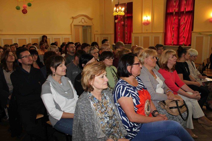 uczniowie-klas-szostych-z-dwojki-zegnali-szkoe-foto-58660