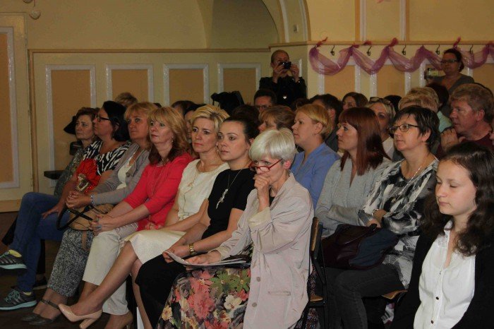 uczniowie-klas-szostych-z-dwojki-zegnali-szkoe-foto-58660