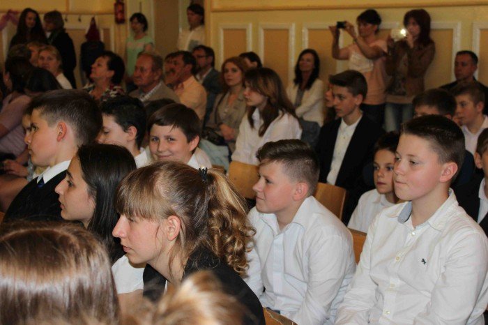 uczniowie-klas-szostych-z-dwojki-zegnali-szkoe-foto-58660