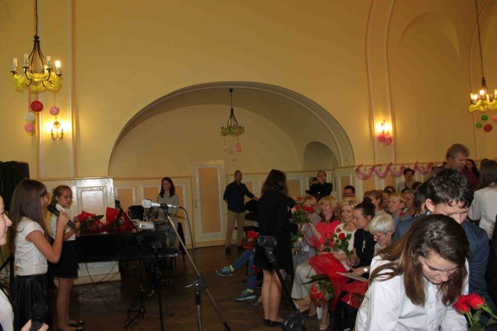 uczniowie-klas-szostych-z-dwojki-zegnali-szkoe-foto-58660