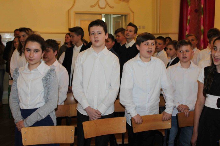uczniowie-klas-szostych-z-dwojki-zegnali-szkoe-foto-58660