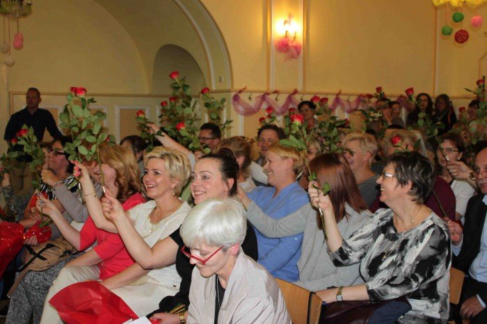 uczniowie-klas-szostych-z-dwojki-zegnali-szkoe-foto-58660