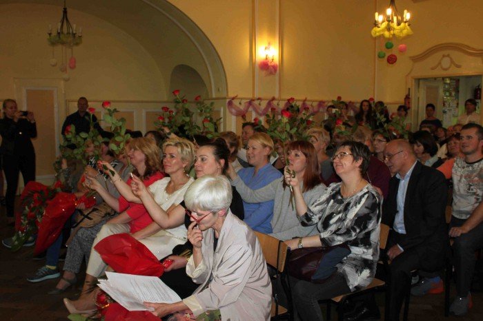 uczniowie-klas-szostych-z-dwojki-zegnali-szkoe-foto-58660