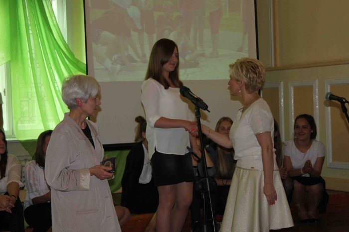 uczniowie-klas-szostych-z-dwojki-zegnali-szkoe-foto-58660