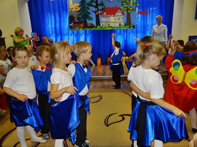uroczystosc-w-przedszkolu-haabay-pena-wzruszen-foto-58696