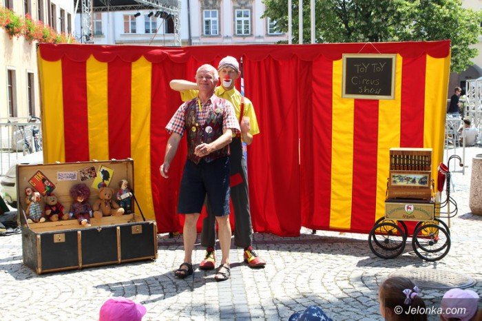 33-mftu-klauny-taniec-i-premiera-foto-58779