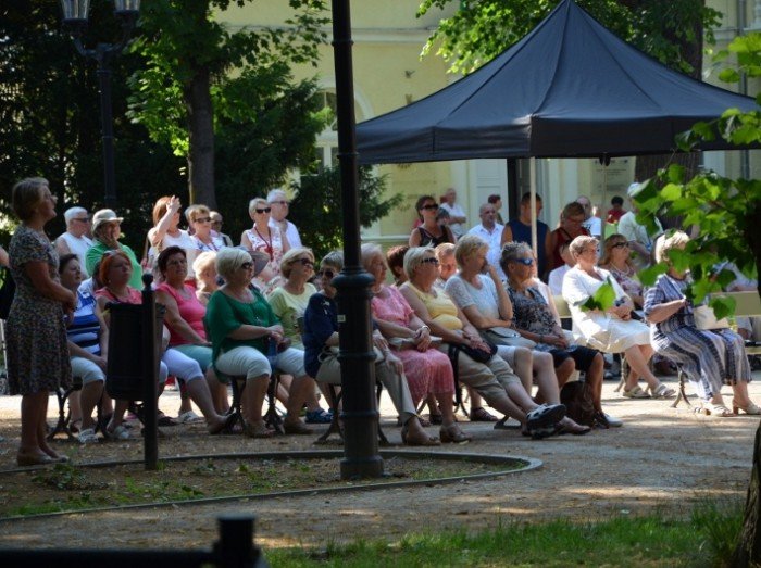 goracy-koncert-promenadowy-w-parku-zdrojowym-foto-58786