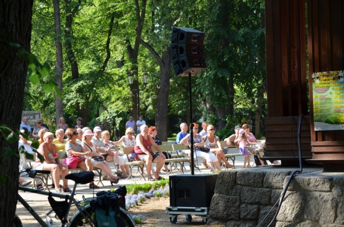 goracy-koncert-promenadowy-w-parku-zdrojowym-foto-58786