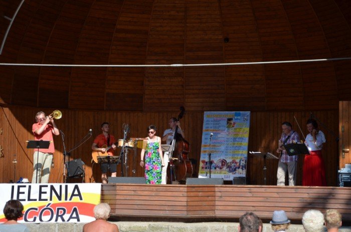 goracy-koncert-promenadowy-w-parku-zdrojowym-foto-58786