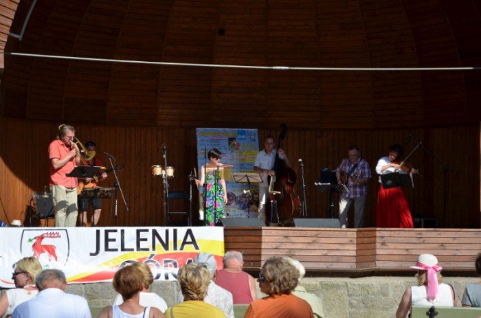 goracy-koncert-promenadowy-w-parku-zdrojowym-foto-58786