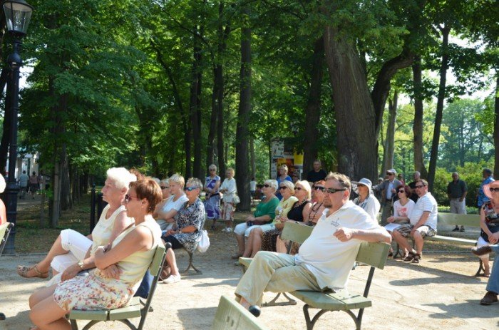 goracy-koncert-promenadowy-w-parku-zdrojowym-foto-58786