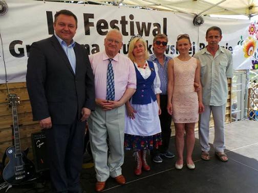 spiew-taniec-i-ludowa-zabawa-w-gruszkowie-foto-58789