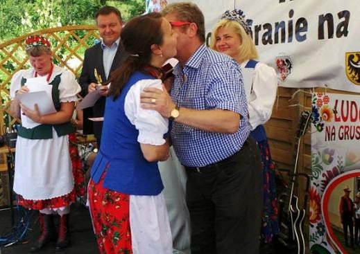 spiew-taniec-i-ludowa-zabawa-w-gruszkowie-foto-58789