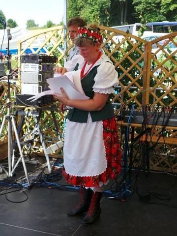 spiew-taniec-i-ludowa-zabawa-w-gruszkowie-foto-58789