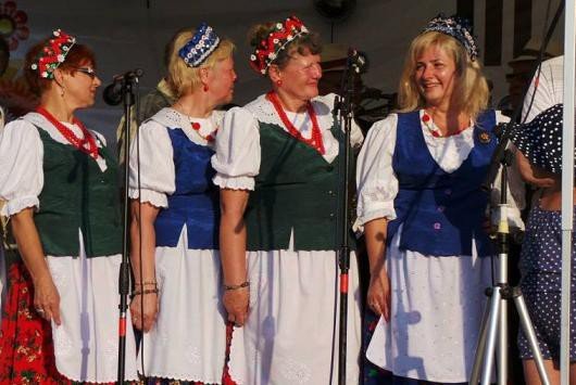 spiew-taniec-i-ludowa-zabawa-w-gruszkowie-foto-58789