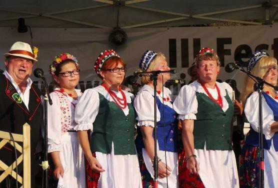 spiew-taniec-i-ludowa-zabawa-w-gruszkowie-foto-58789