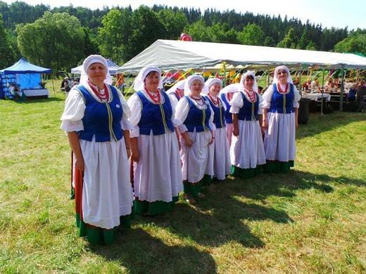 spiew-taniec-i-ludowa-zabawa-w-gruszkowie-foto-58789