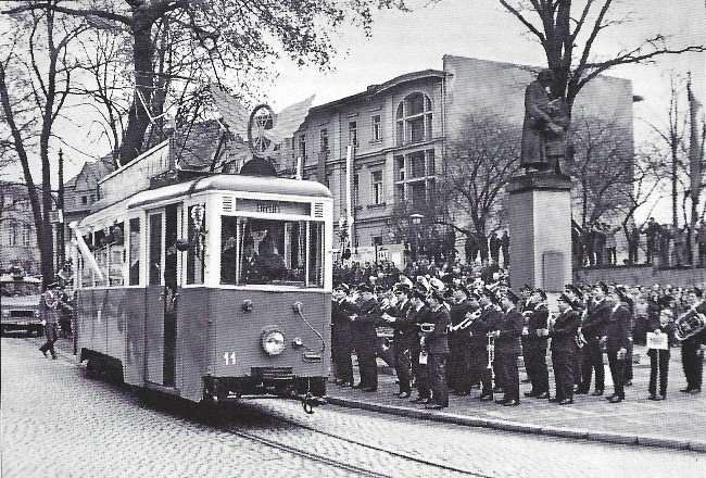 Ostatni tramwaj w czasie obchodów 1 maja 1969 r.