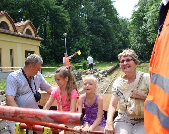 weekend-na-kolei-z-przejazdzkami-drezyna-foto-58801