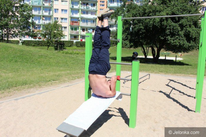 modziez-doczekaa-sie-parku-z-drazkami-do-cwiczen-foto-58807