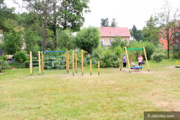 dzieci-z-gowackiego-maja-piekny-plac-zabaw-foto-58838