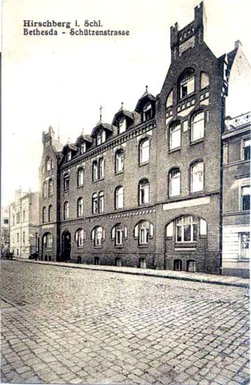 A to już Schuetzenstr. (Strzelecka, dziś Piłsudskiego) i szpital dla obłożnie chorych.