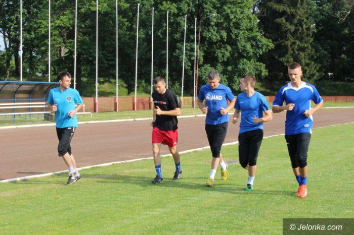 pikarze-karkonoszy-wznowili-treningi-foto-58857