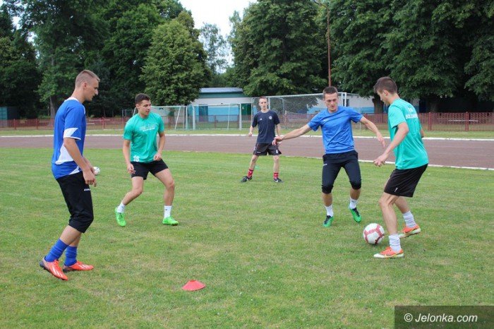 pikarze-karkonoszy-wznowili-treningi-foto-58857