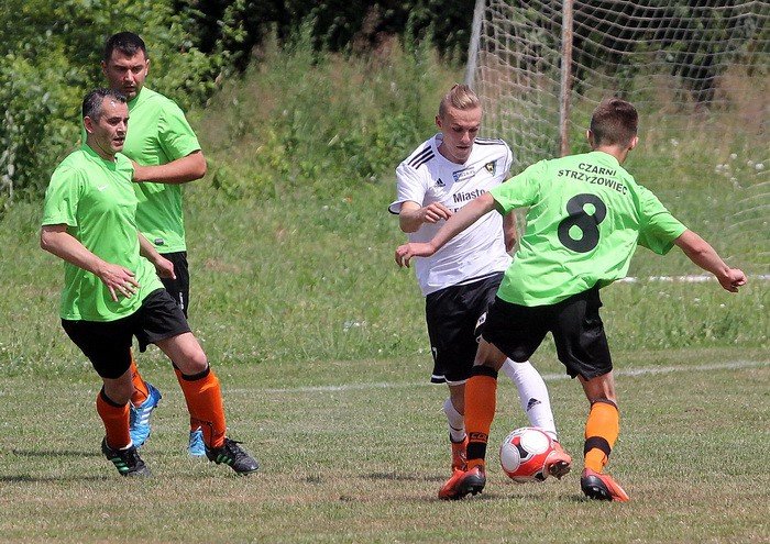 omot-od-trzecioligowca-z-okazji-dni-strzyzowca-foto-58901