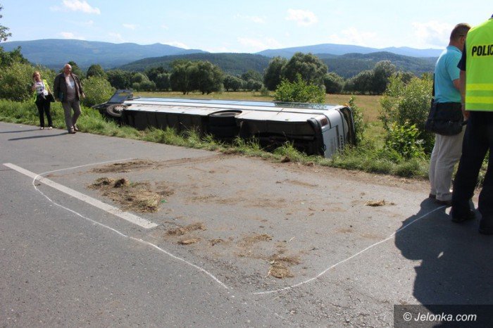 autobus-pksu-wpad-do-rowu-sa-ranni-foto-aktualizacja-58952