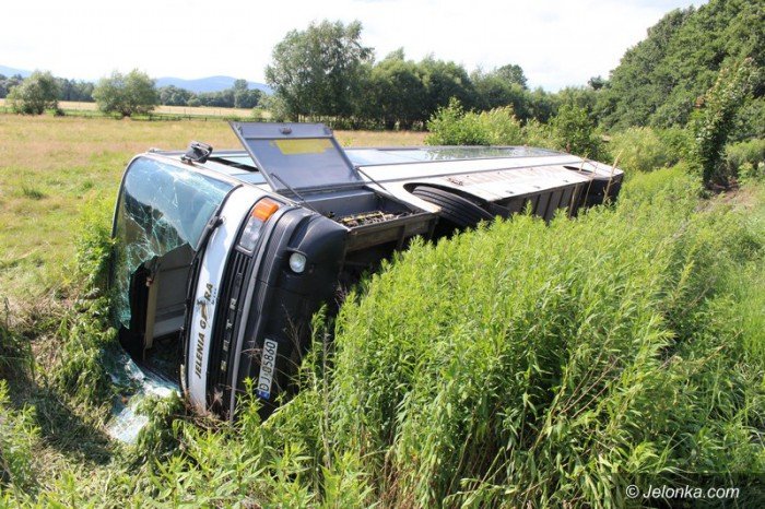 autobus-pksu-wpad-do-rowu-sa-ranni-foto-aktualizacja-58952
